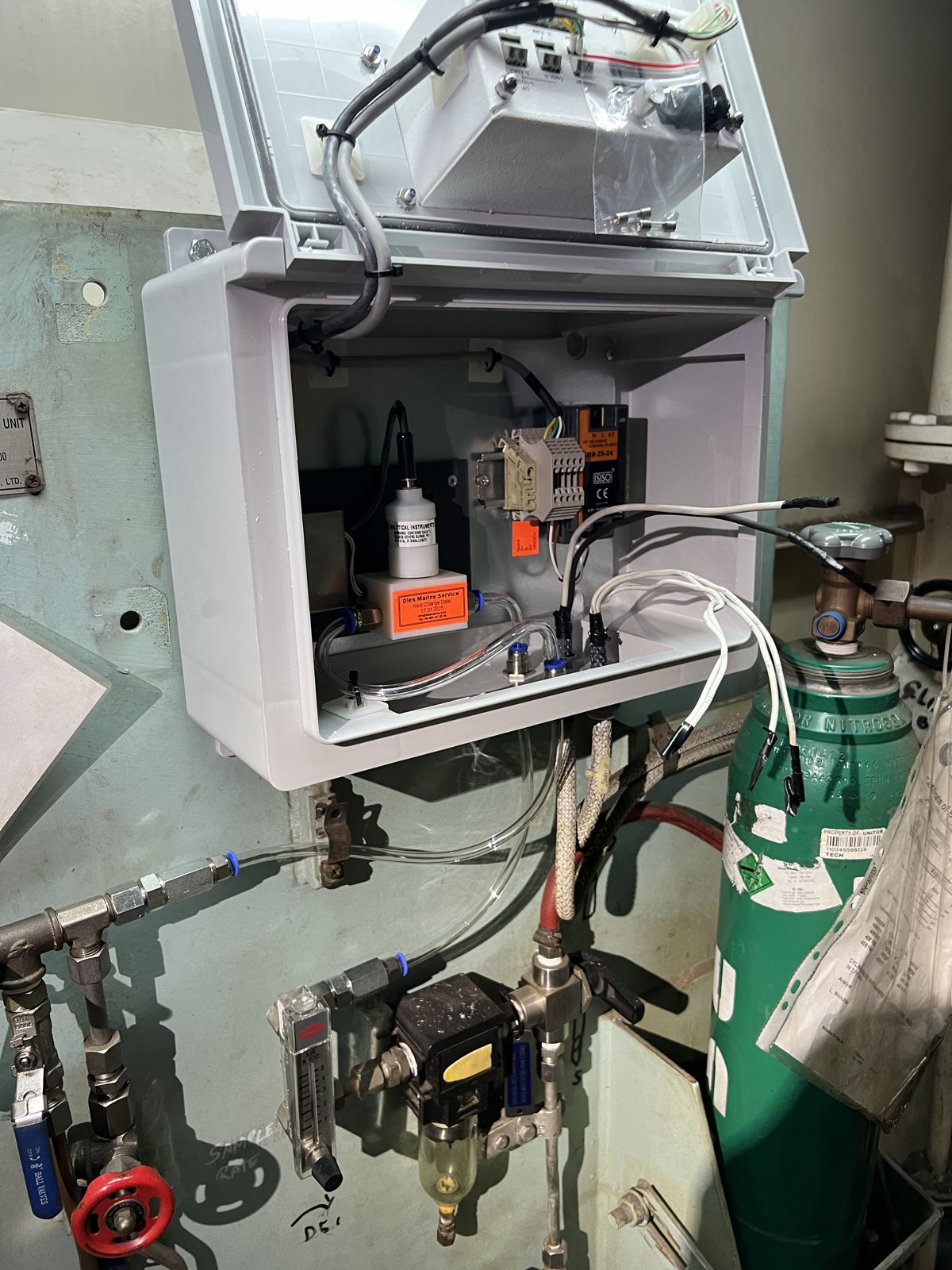 Marine nitrogen generator service and commissioning 09